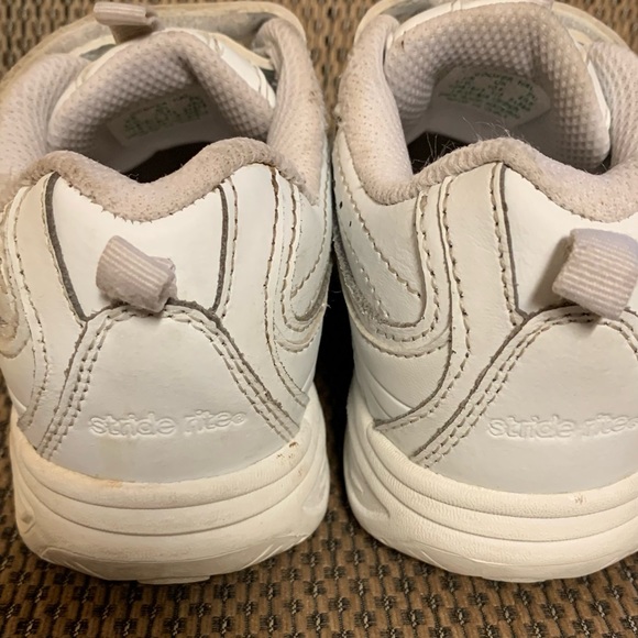 Stride rite Cooper Velcro kids white tennis shoes - Picture 6 of 9